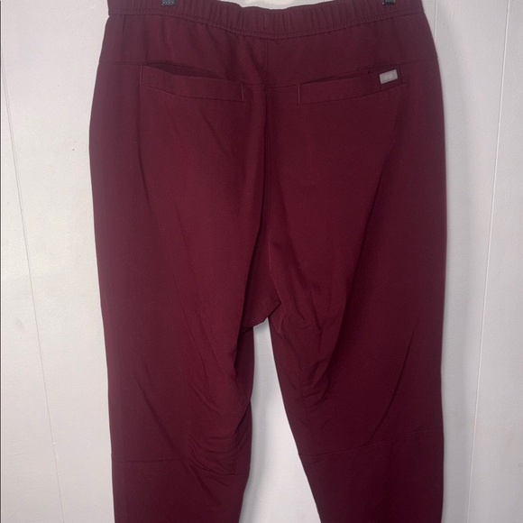 Figs Scrub Set in Burgundy Size Large - Picture 6 of 8